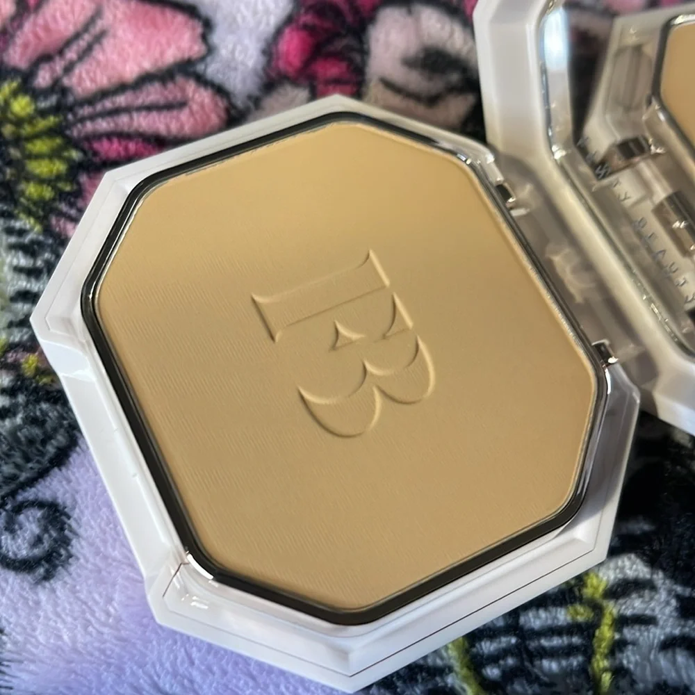 Fenty 255 PRO FILT'R SOFT MATTE POWDER FOUNDATION